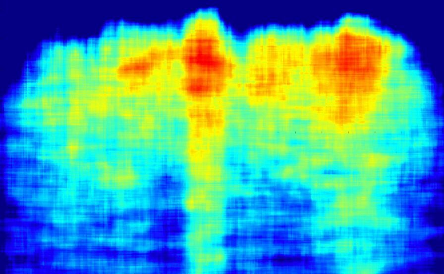 Clic para aumentar Tomographic images showing internal artificial structures under the pyramid.