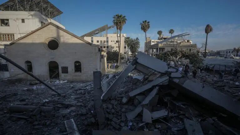 Kaag también condenó los constantes ataques de Israel a Gaza,