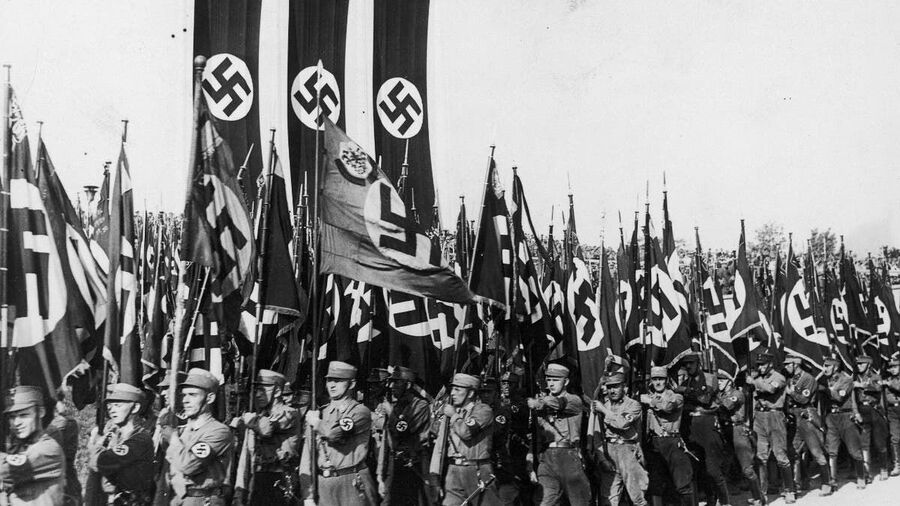 Clic para aumentar nazi parade hitler world war two
