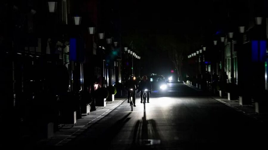 Calles apagadas debido al apagón en la ciudad de Albacete