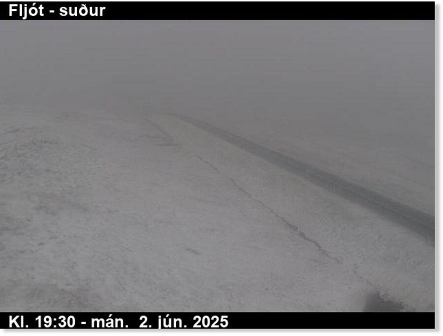 A blinding storm was at Siglufjörður Road last night.