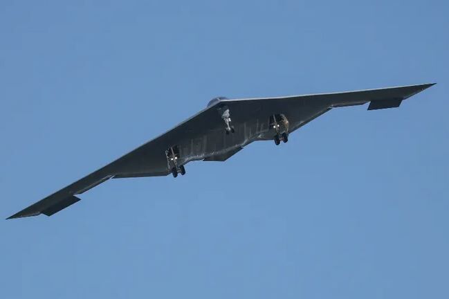 Un bombardero B-2 llega a la base aérea Whiteman, en Misuri, el 22 de junio de 2025.