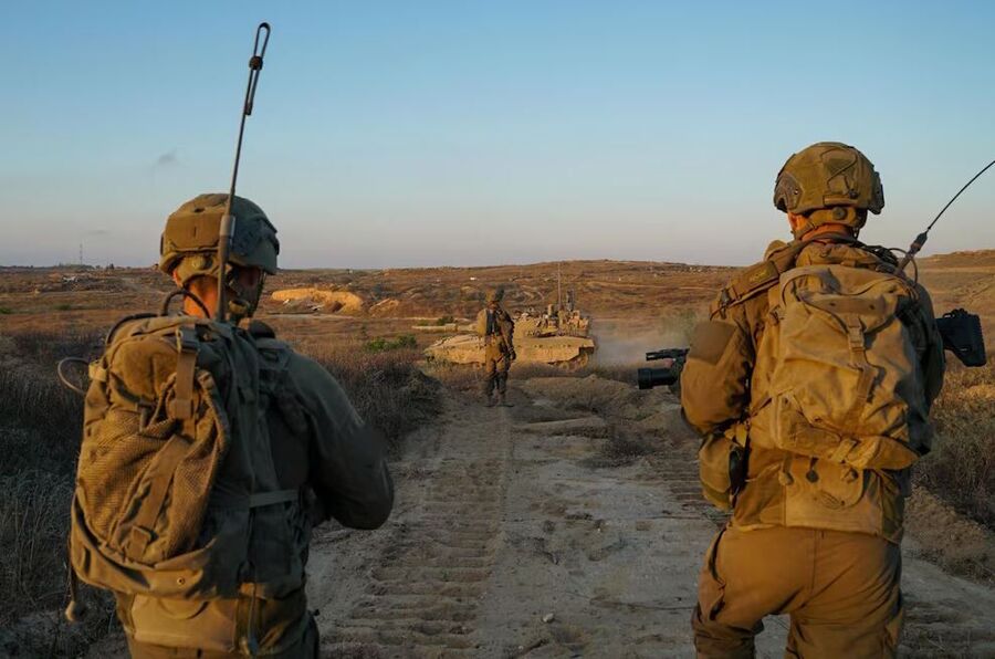 El Ejército israelí confirmó que dos de los fallecidos eran los sargentos Meir Shimon Amar y Moshe Nissim Paresh, ambos de 20 años, integrantes del Batallón Netzah Yehuda