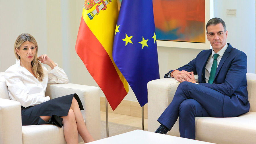 Yolanda Diaz Pedro Sanchez