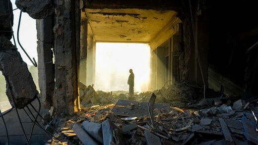 Israel attacks damascus