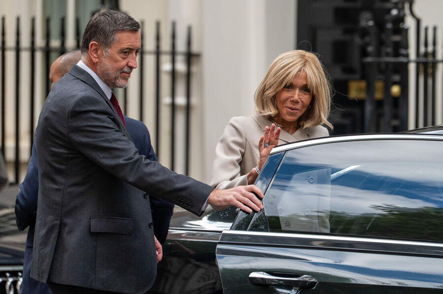 Clic para aumentar Macron