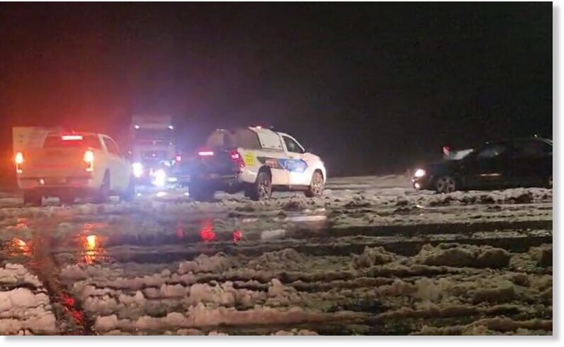 A thick layer of hail covered the N4 in Mpumalanga in the Belfast area last night.