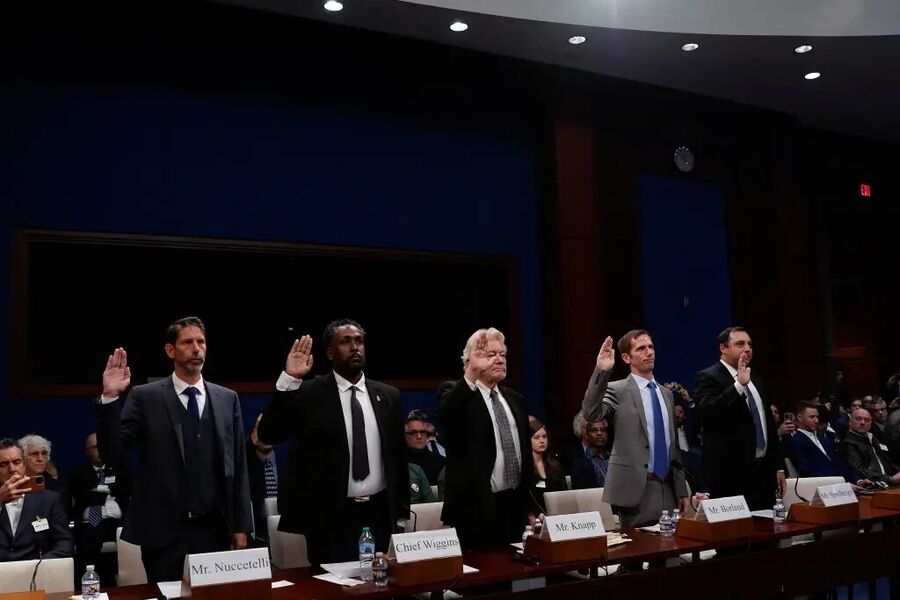 Clic para aumentar House Committee on Restoring Public Trust