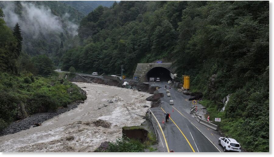 Torrential rains have caused floods and landslides across several provinces in Türkiye’s Black Sea region, disrupting daily life, damaging infrastructure and forcing precautionary evacuations.