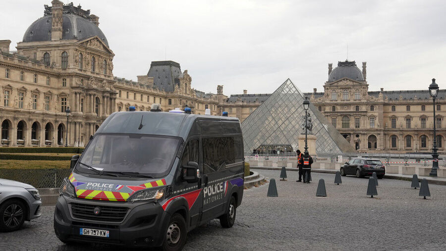 Louvre