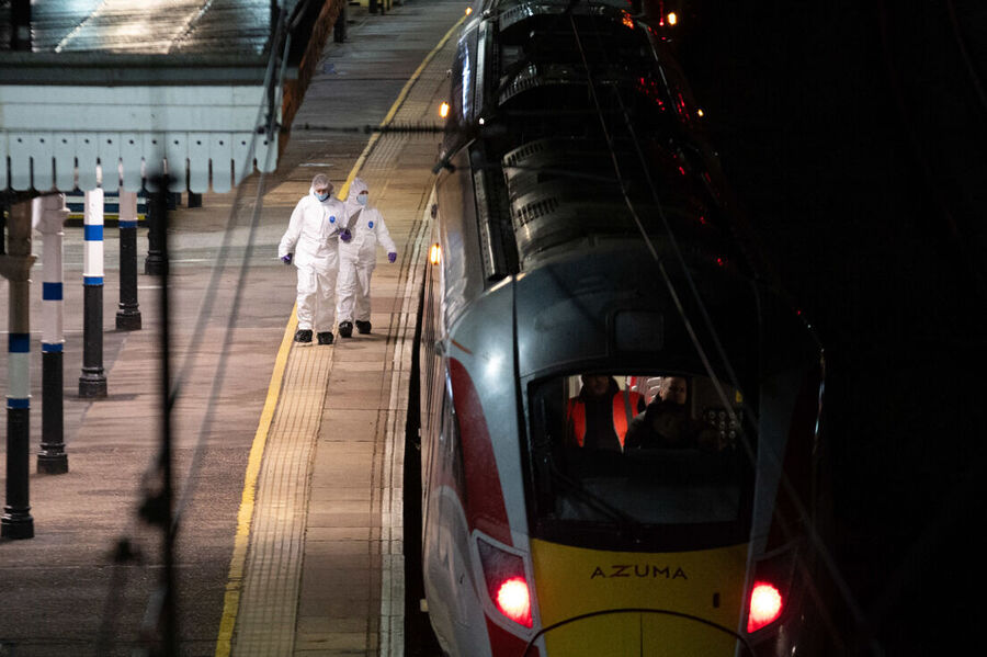 stabbing train london