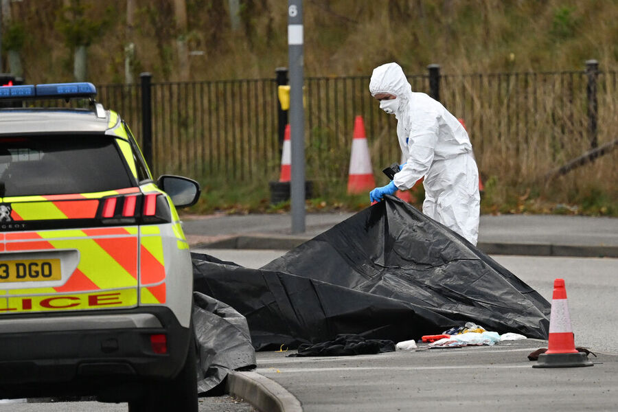 stabbing train london