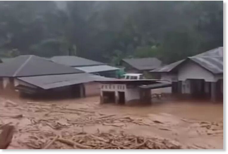 Flash floods and landslides occurred in Tapanuli
