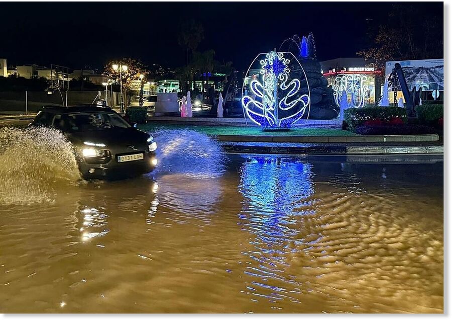 A driver takes a roundabout on Avenida Picasso in San Pedro.