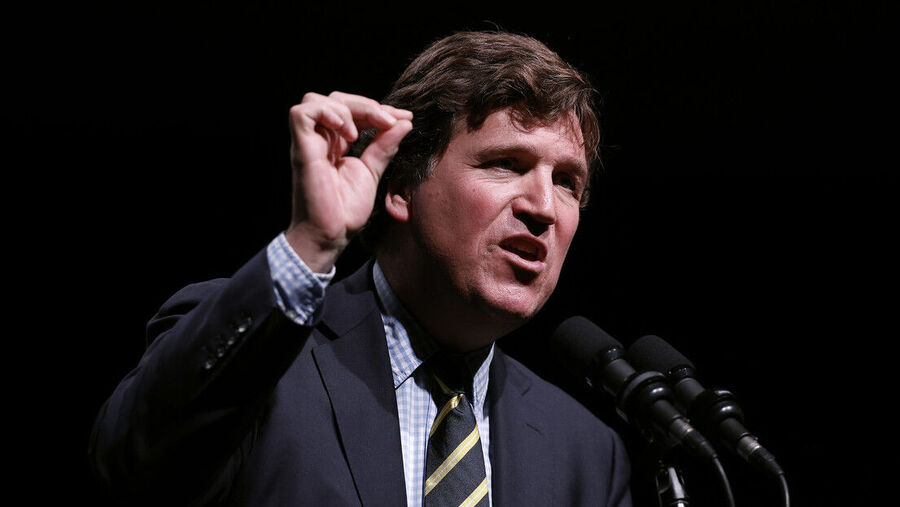 Clic para aumentar Tucker Carlson