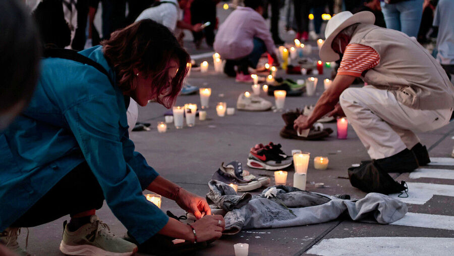 Clic para aumentar Mexico vigil