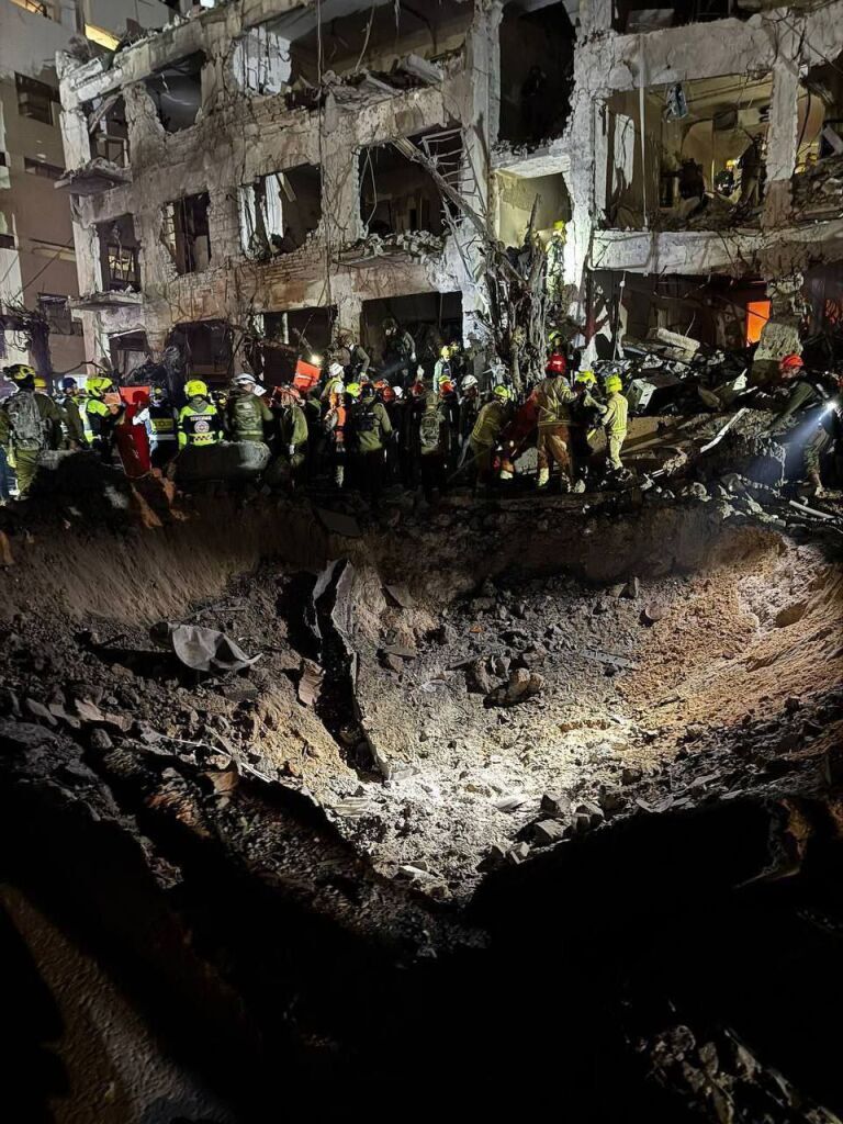 Raketni krater u Tel Avivu