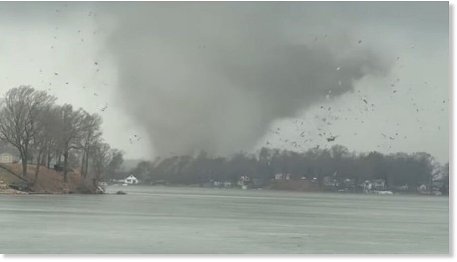 Tornado tears across Union Lake in Union City.