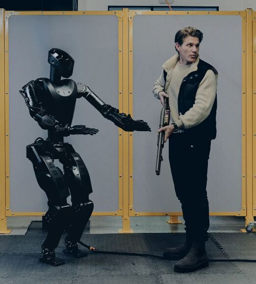 Robotic soldier