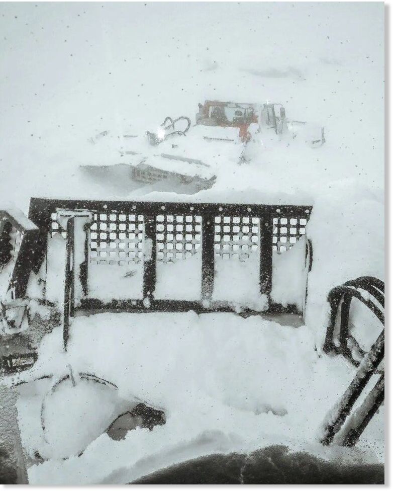 Germany’s Zugspitze had to close to clear the 1.5 m snow accumulation.