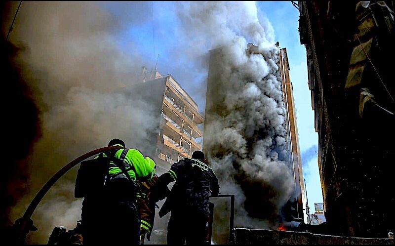 Clic para aumentar Beirut under Israeli attack