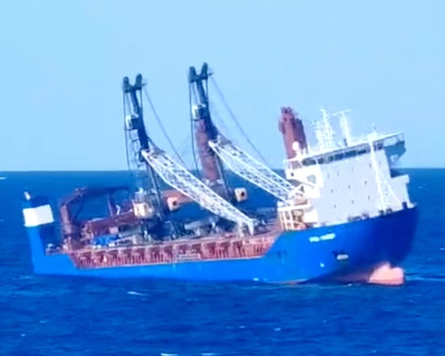 Clic para aumentar The Ursa Major pictured listing before it sank 62 nautical miles off the coast of Murcia.