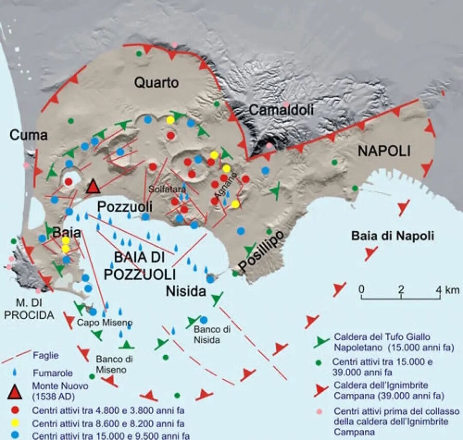 Clic para aumentar Volcanic features near Naples Italy