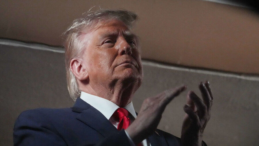 Clic para aumentar Trump
