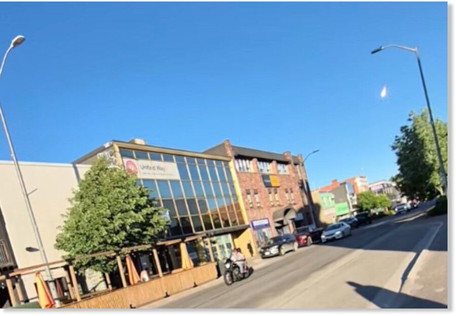 Clic para aumentar A video shot by Gerri Grenier from the sidewalk in front of GFL Memorial Gardens shows a fireball flash across the sky.