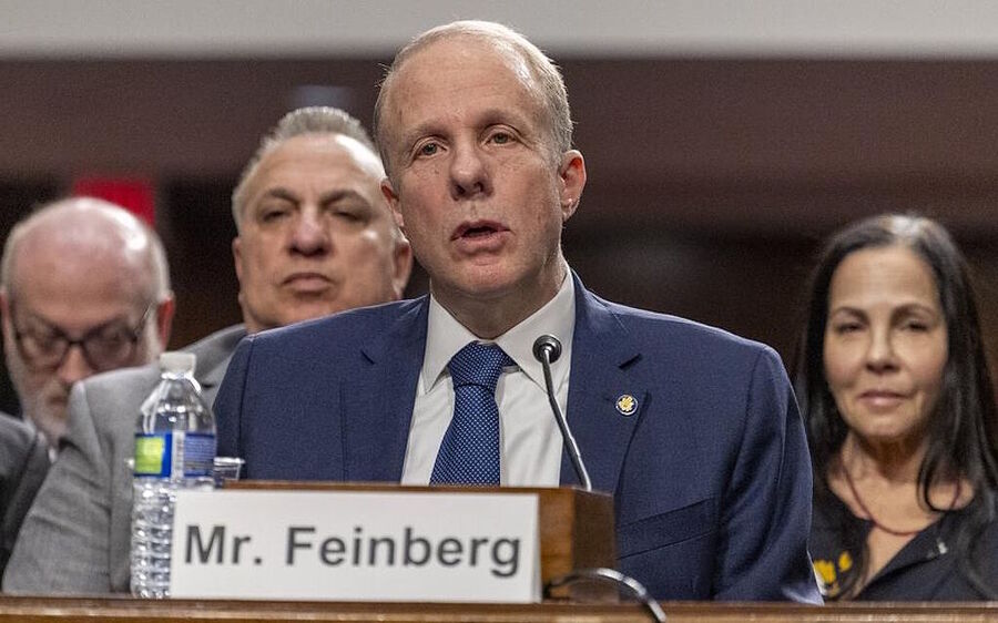 Stephen Feinberg cerberus capitol deputy secretary of defense mic