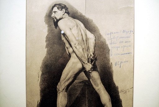 Stalin comentar los dibujos de hombres desnudos1