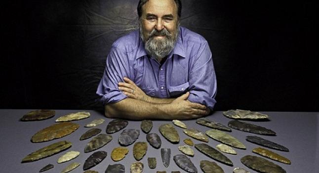 arqueólogo Dennis Stanford 