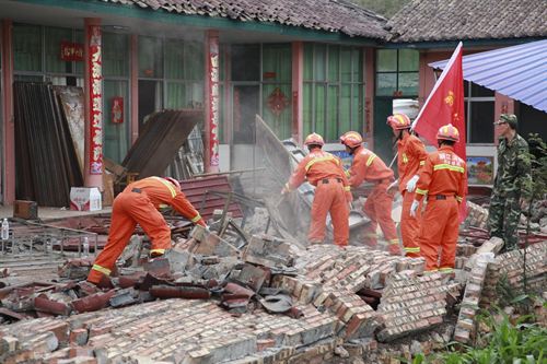 terremoto 5.7 grados en China
