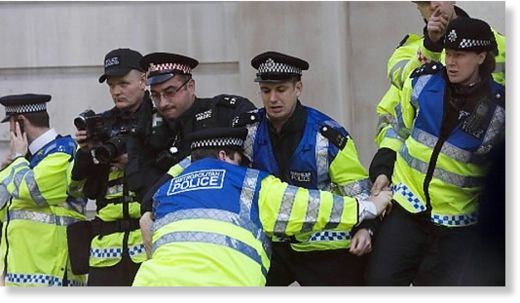 Scotland Yard, policía británica.