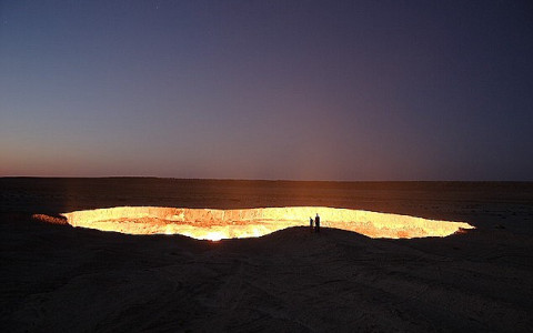 agujero en desierto de Karakum1