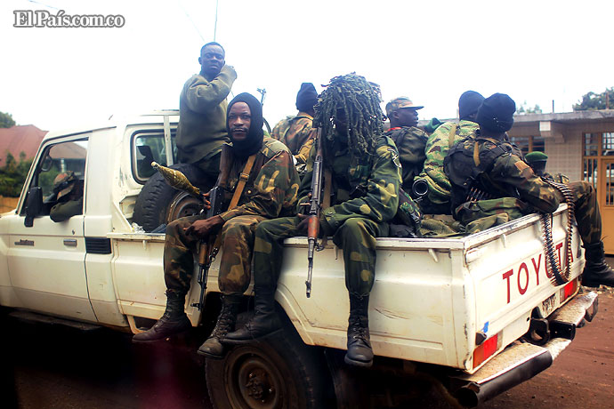 Milicianos de grupos armados del Congo