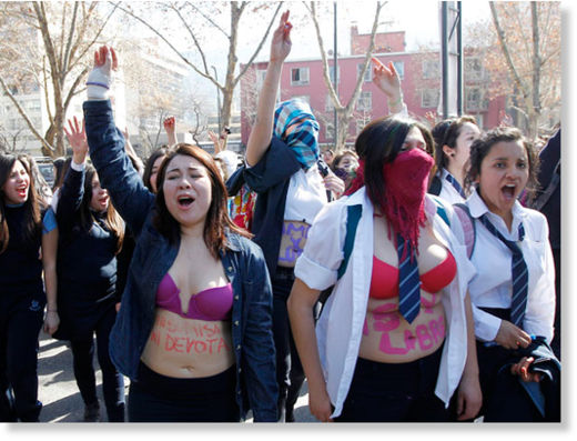 Arrestan estudiantes en Chile3