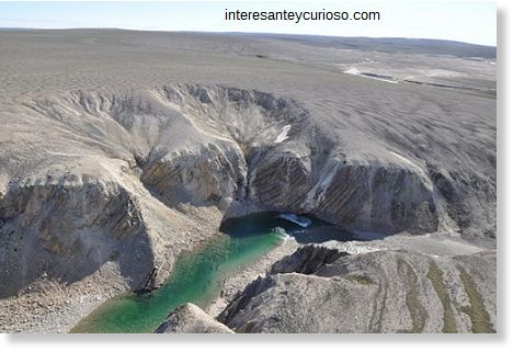 cráter de meteoritos en el Ártico canadiense