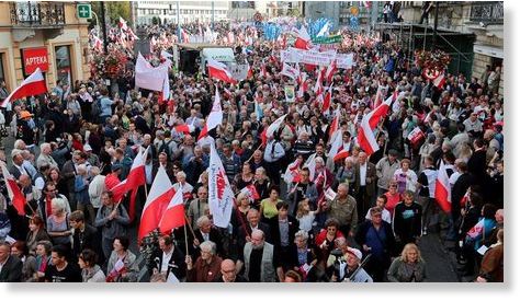 Protesta masiva en Varsovia