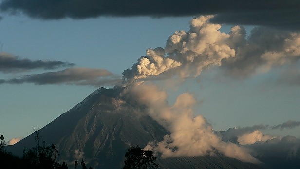 volcán Lokon