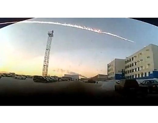 meteorito cheliabinsk cielo