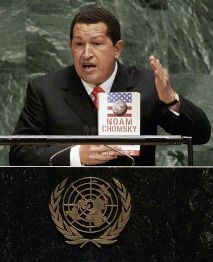 Chavez, livre Chomsky à l'ONU