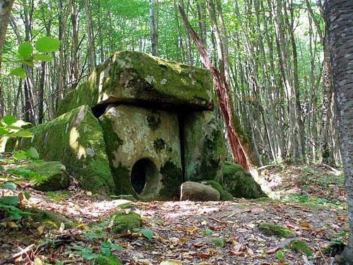 Megalitos rusia dólmenes